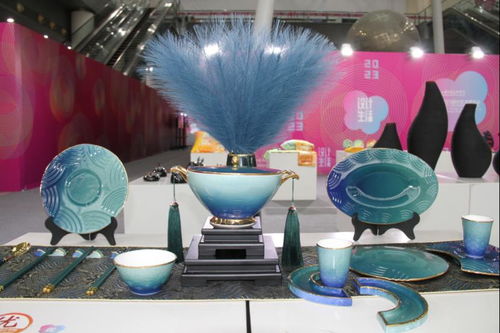 畢榮青參觀調研山東工藝美術學院2023設計藝術博覽會 聚焦工藝美術設計，共話創新傳承新篇章